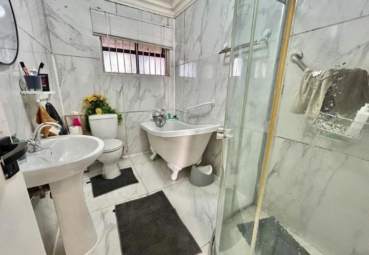 2 Bedroom Property for Sale in Eveleigh Gauteng