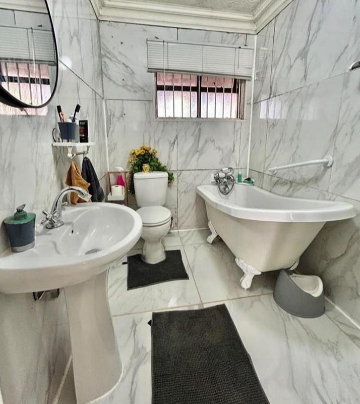 2 Bedroom Property for Sale in Eveleigh Gauteng