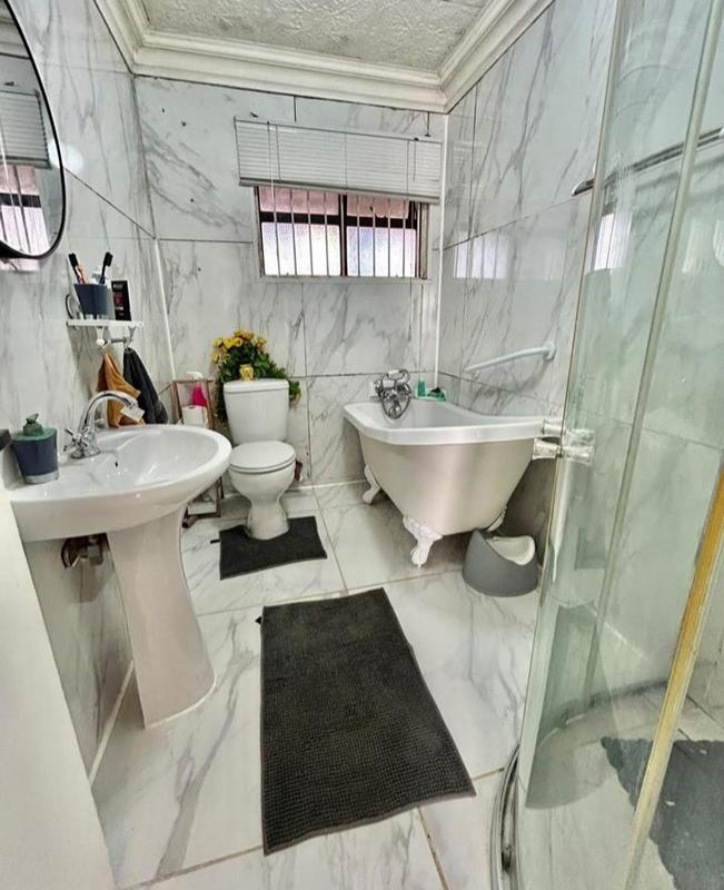 2 Bedroom Property for Sale in Eveleigh Gauteng