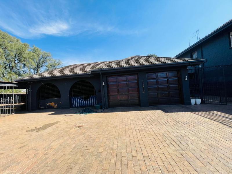 23 Bedroom Property for Sale in Petersfield Gauteng
