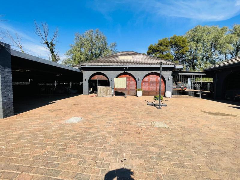 23 Bedroom Property for Sale in Petersfield Gauteng