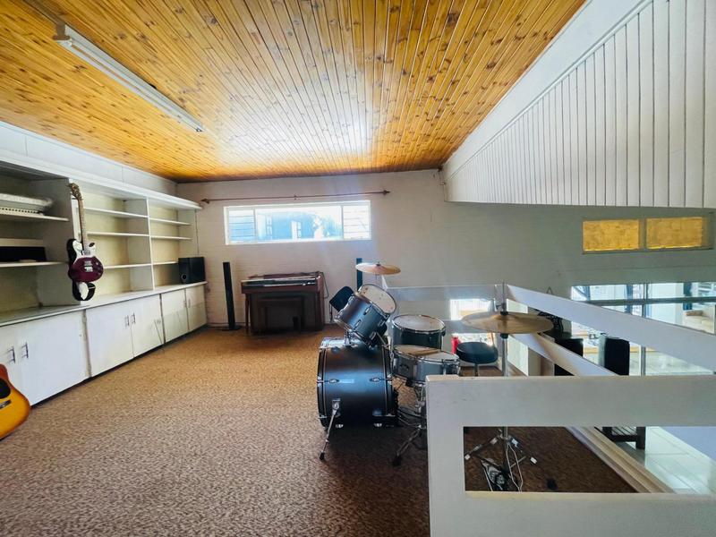 23 Bedroom Property for Sale in Petersfield Gauteng
