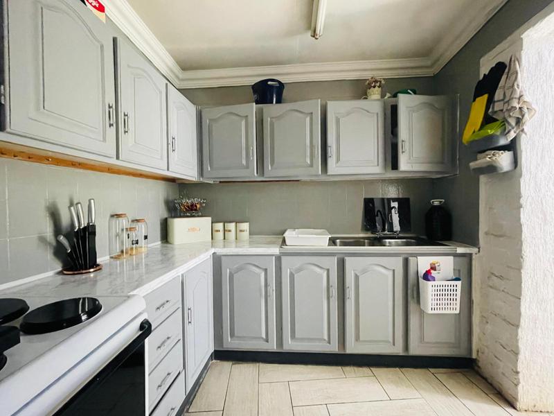 23 Bedroom Property for Sale in Petersfield Gauteng