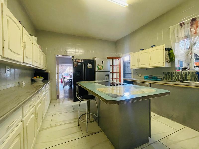 23 Bedroom Property for Sale in Petersfield Gauteng