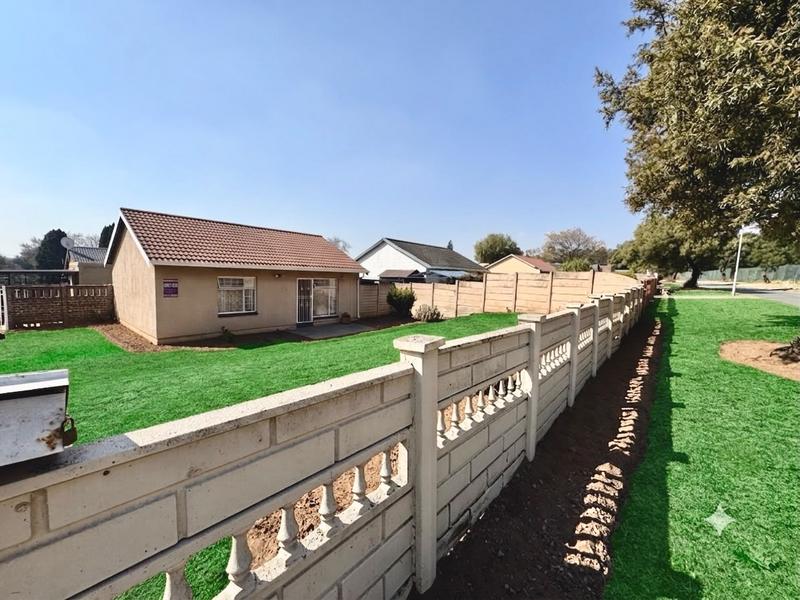 4 Bedroom Property for Sale in Moffat View Gauteng