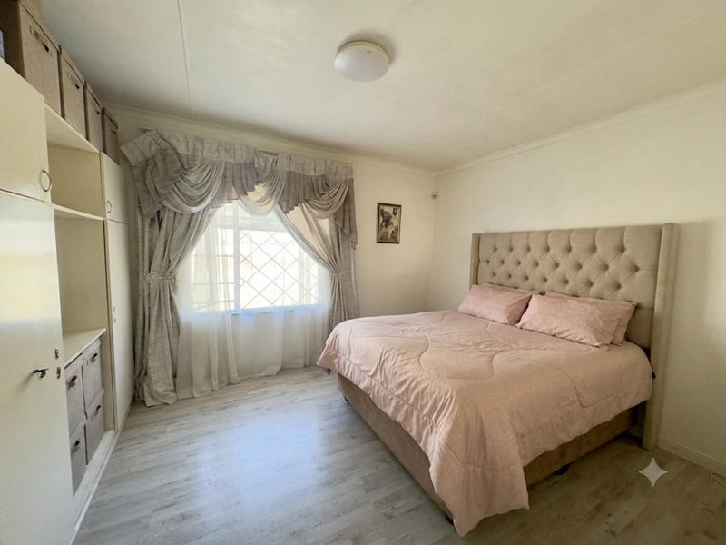4 Bedroom Property for Sale in Moffat View Gauteng