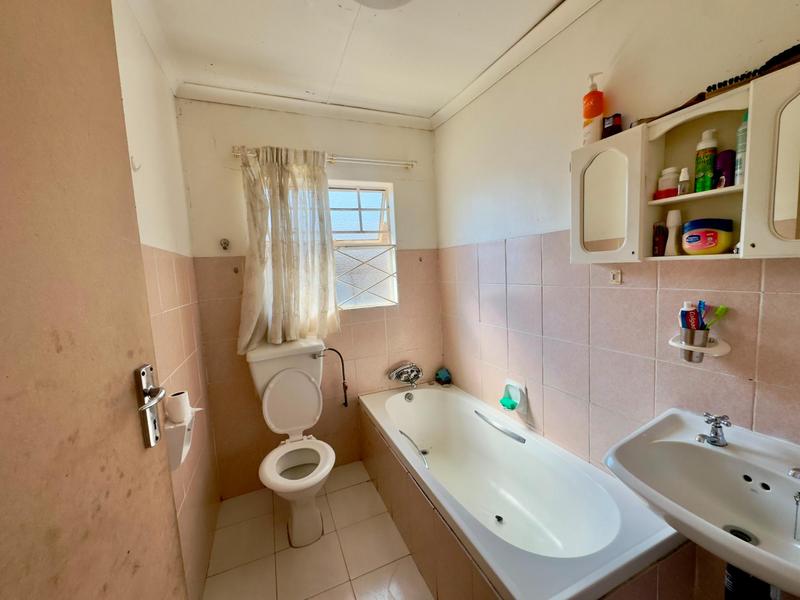 4 Bedroom Property for Sale in Moffat View Gauteng