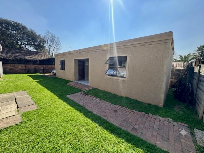 4 Bedroom Property for Sale in Moffat View Gauteng
