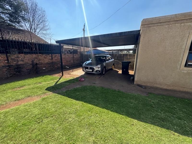 4 Bedroom Property for Sale in Moffat View Gauteng