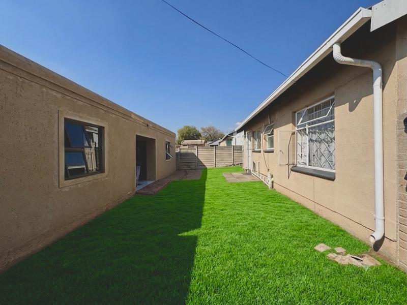 4 Bedroom Property for Sale in Moffat View Gauteng