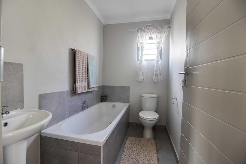 3 Bedroom Property for Sale in Crystal Park Gauteng