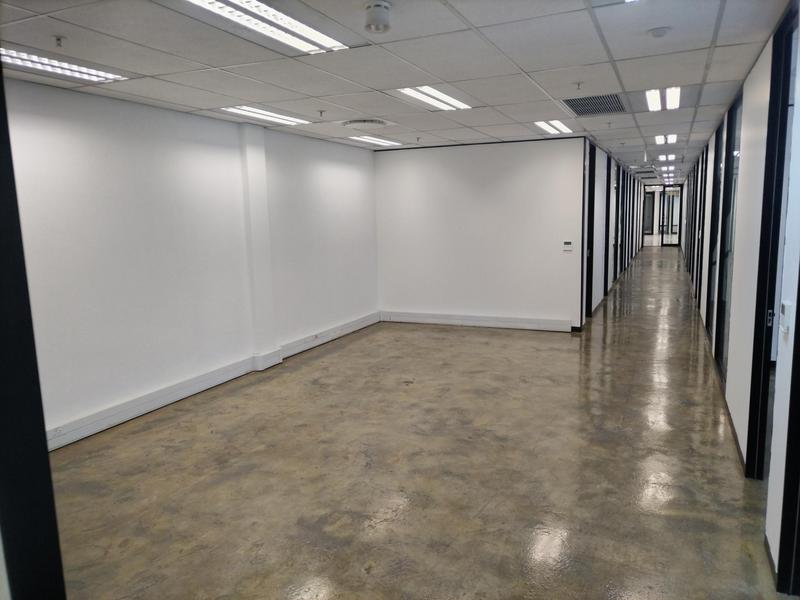 To Let Commercial Property for Rent in Vorna Valley Gauteng