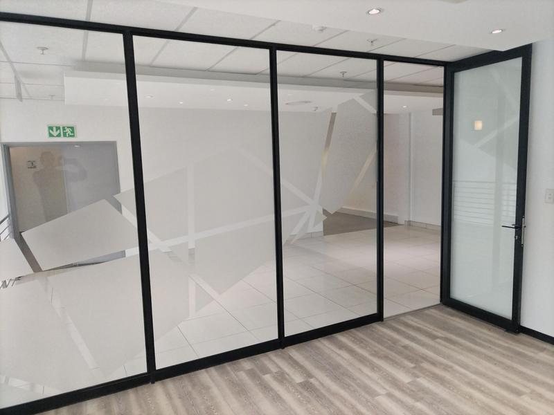 To Let Commercial Property for Rent in Vorna Valley Gauteng