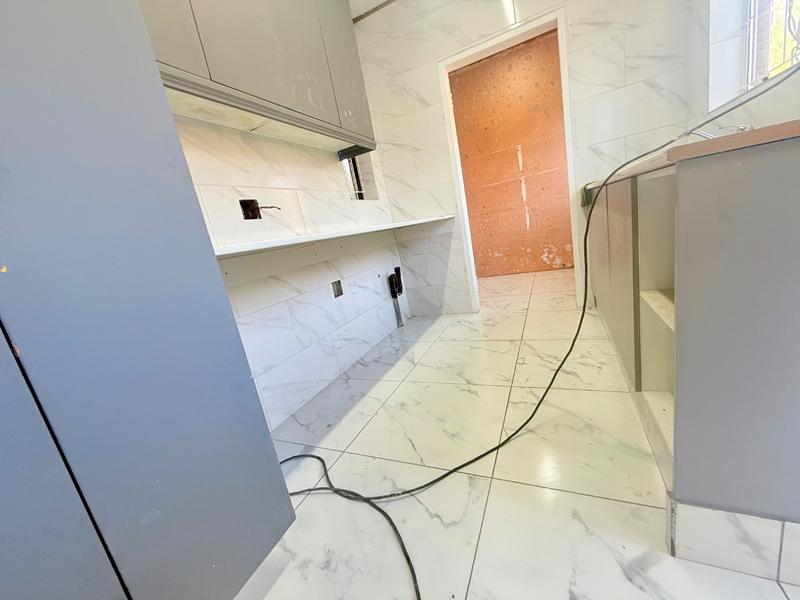 3 Bedroom Property for Sale in Flora Gardens Gauteng