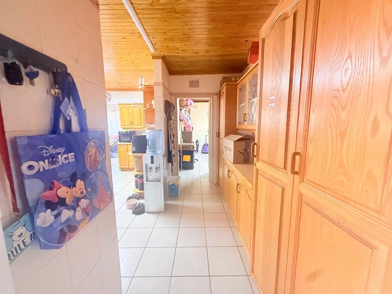 4 Bedroom Property for Sale in Vanderbijlpark CW 5 Gauteng