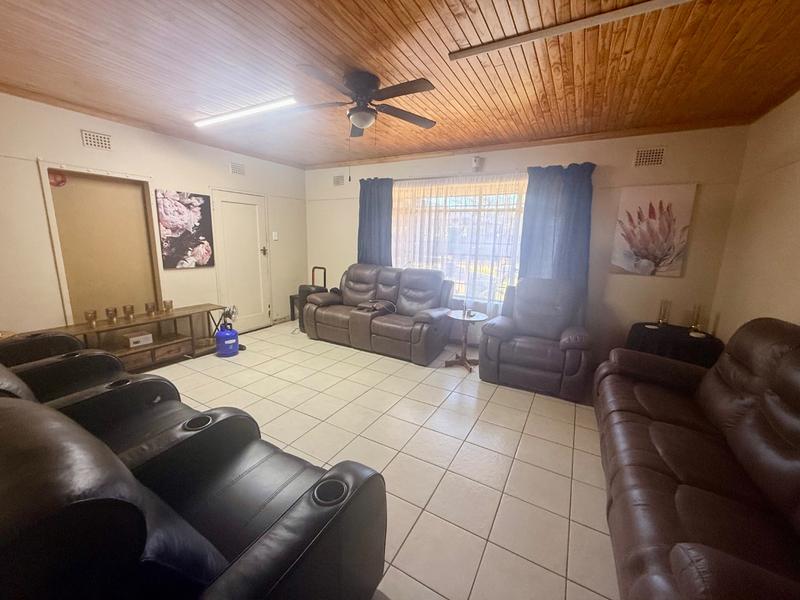 4 Bedroom Property for Sale in Vanderbijlpark CW 5 Gauteng