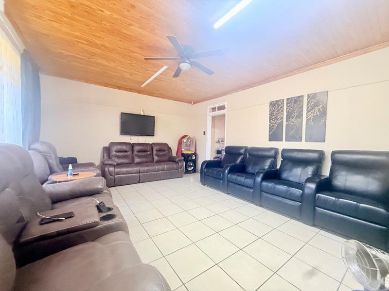 4 Bedroom Property for Sale in Vanderbijlpark CW 5 Gauteng