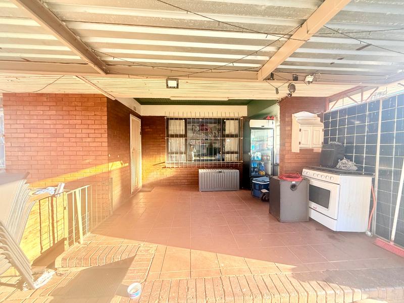 4 Bedroom Property for Sale in Vanderbijlpark CW 5 Gauteng