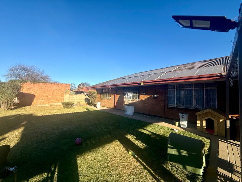 4 Bedroom Property for Sale in Vanderbijlpark CW 5 Gauteng