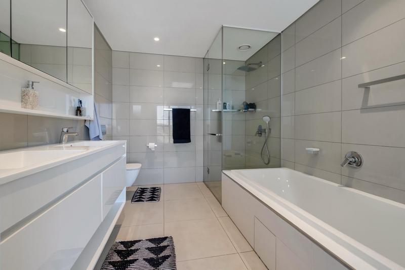 To Let 2 Bedroom Property for Rent in Rosebank Gauteng