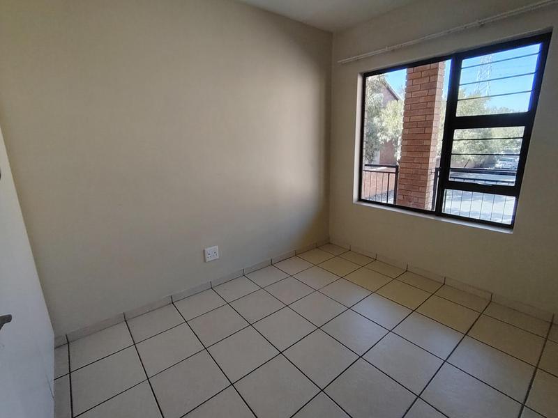 To Let 2 Bedroom Property for Rent in Kosmosdal Gauteng