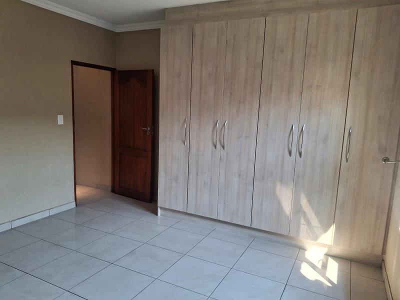 To Let 4 Bedroom Property for Rent in Vanderbijlpark SE 8 Gauteng