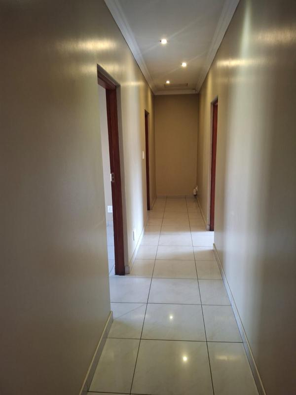 To Let 4 Bedroom Property for Rent in Vanderbijlpark SE 8 Gauteng