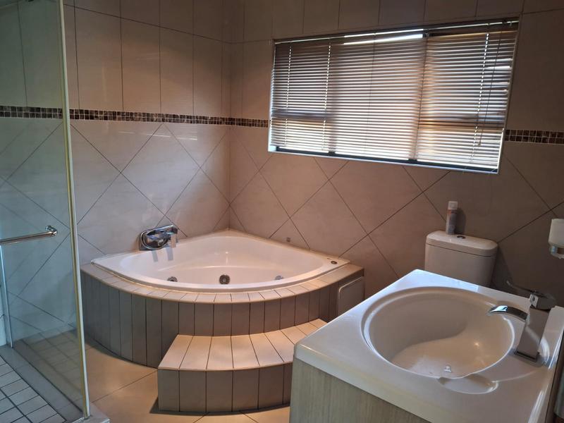 To Let 4 Bedroom Property for Rent in Vanderbijlpark SE 8 Gauteng