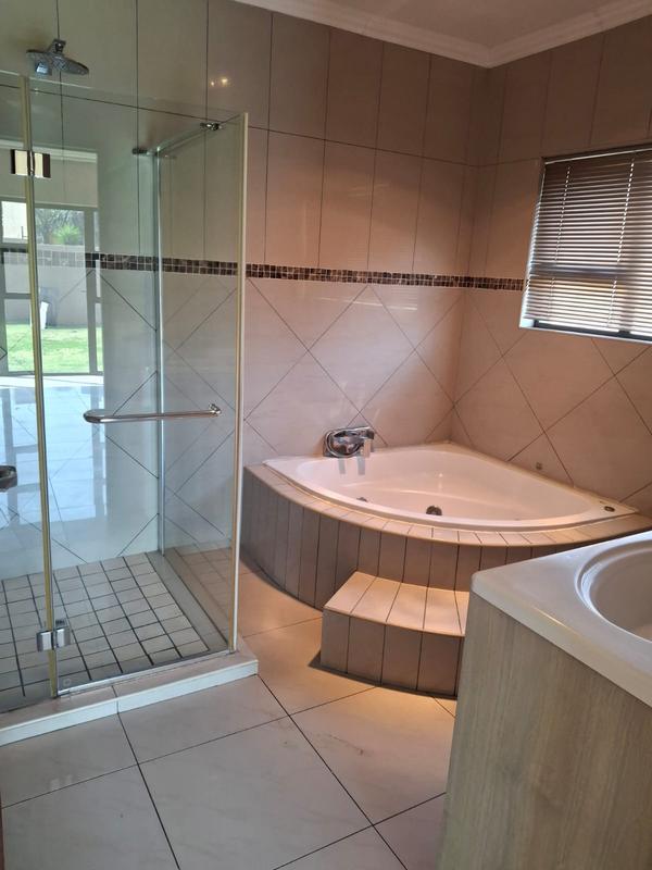 To Let 4 Bedroom Property for Rent in Vanderbijlpark SE 8 Gauteng