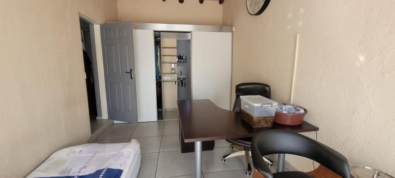 3 Bedroom Property for Sale in Brackendowns Gauteng