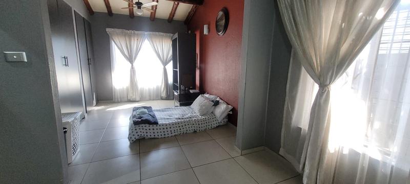 3 Bedroom Property for Sale in Brackendowns Gauteng