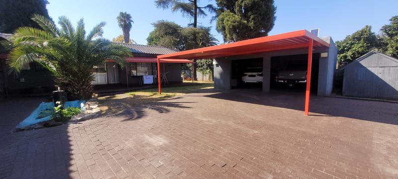 3 Bedroom Property for Sale in Brackendowns Gauteng