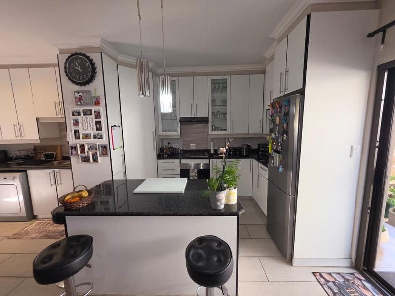 7 Bedroom Property for Sale in Brackenhurst Gauteng