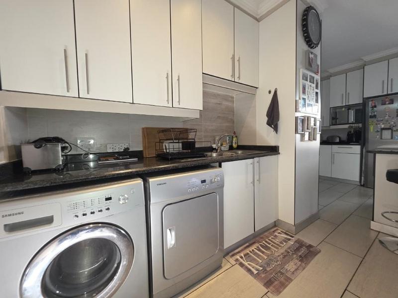 7 Bedroom Property for Sale in Brackenhurst Gauteng