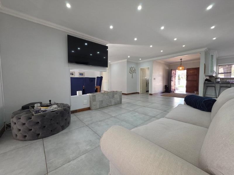 7 Bedroom Property for Sale in Brackenhurst Gauteng