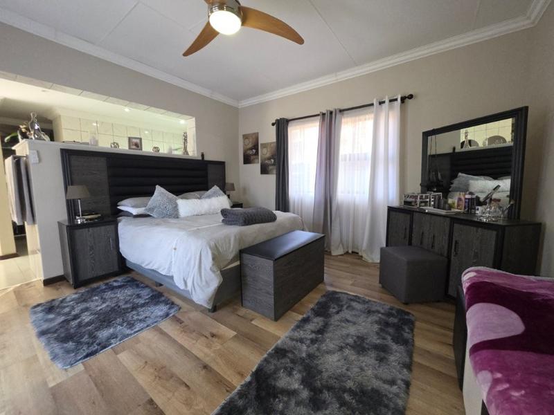 7 Bedroom Property for Sale in Brackenhurst Gauteng