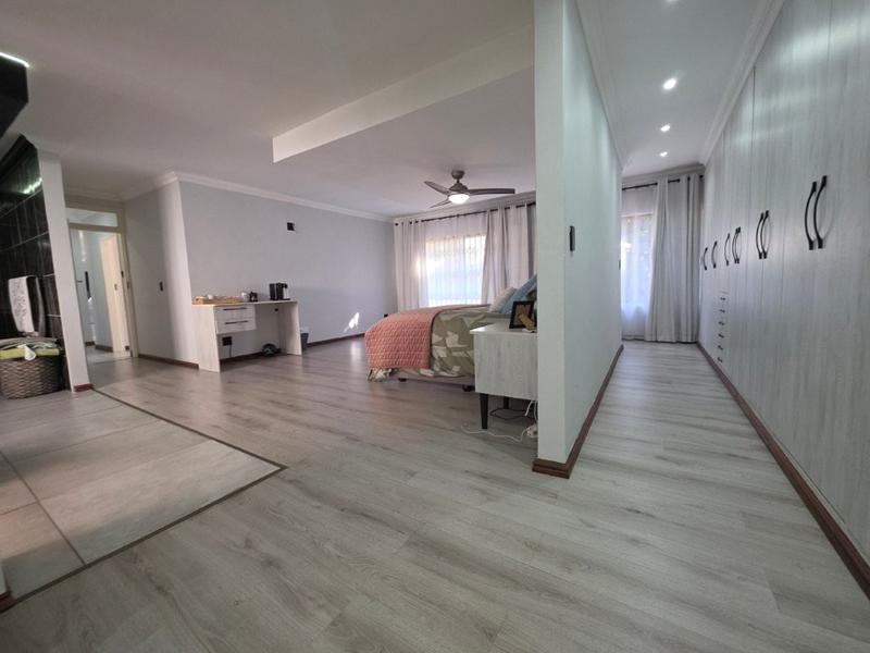 7 Bedroom Property for Sale in Brackenhurst Gauteng