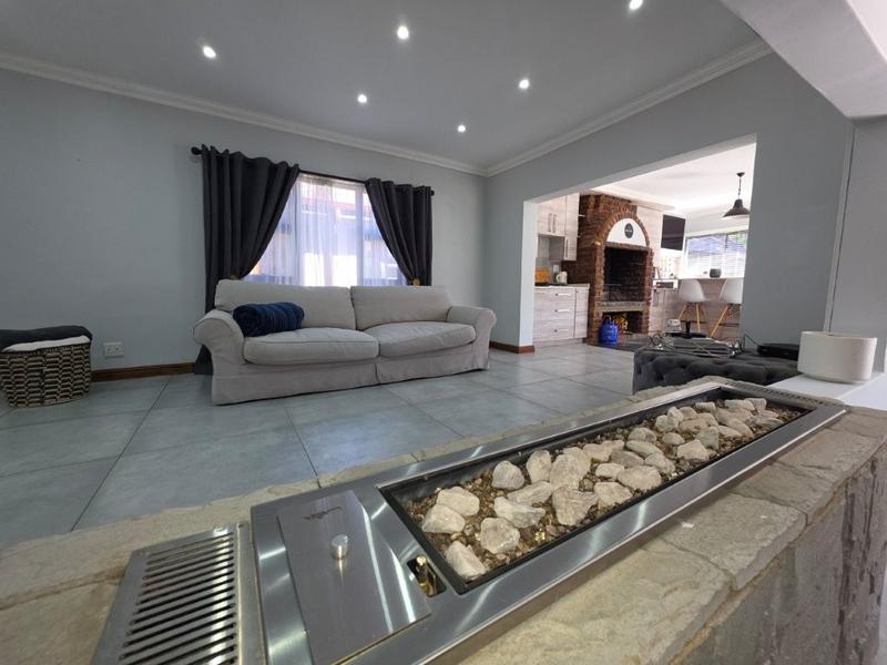 7 Bedroom Property for Sale in Brackenhurst Gauteng