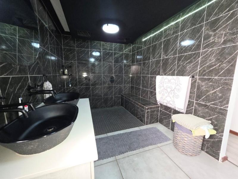 7 Bedroom Property for Sale in Brackenhurst Gauteng