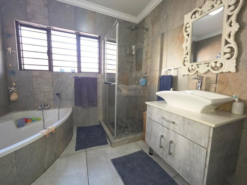 7 Bedroom Property for Sale in Brackenhurst Gauteng