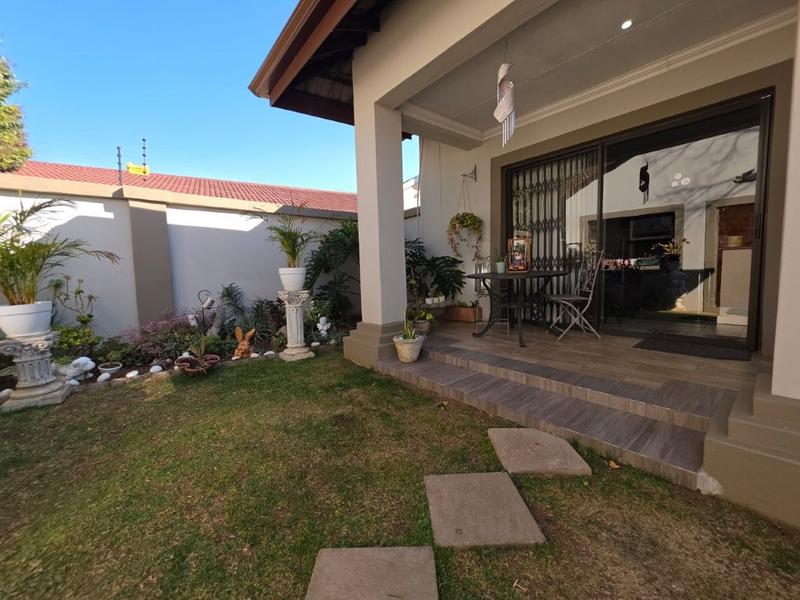 7 Bedroom Property for Sale in Brackenhurst Gauteng