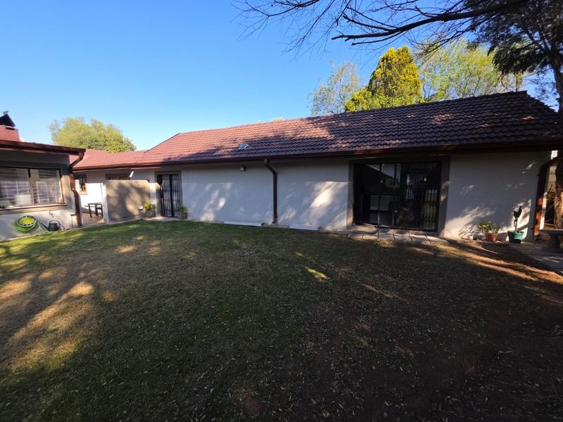 7 Bedroom Property for Sale in Brackenhurst Gauteng