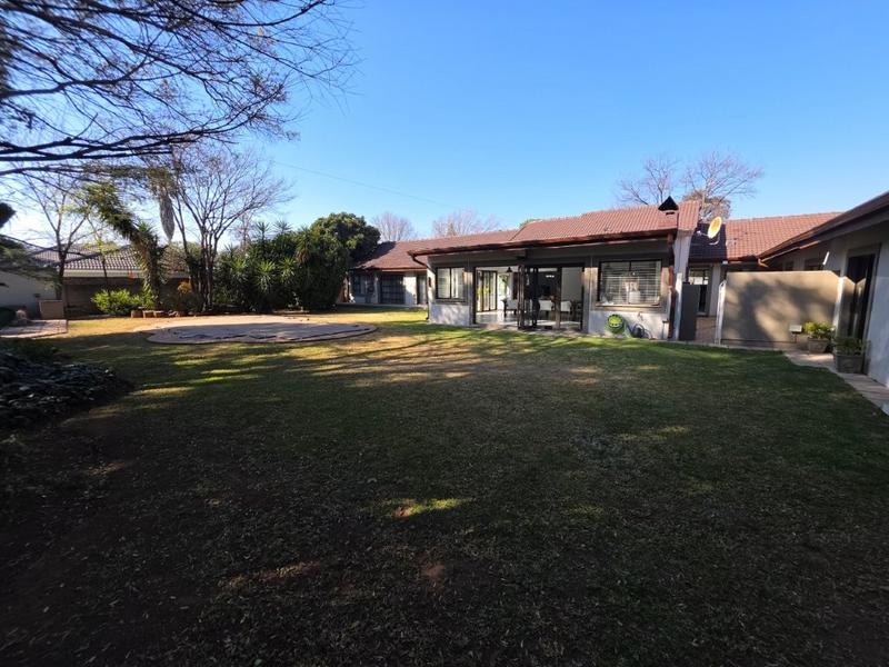 7 Bedroom Property for Sale in Brackenhurst Gauteng