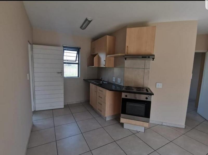 To Let 2 Bedroom Property for Rent in Lakefield Gauteng