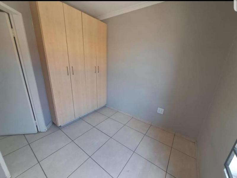 To Let 2 Bedroom Property for Rent in Lakefield Gauteng
