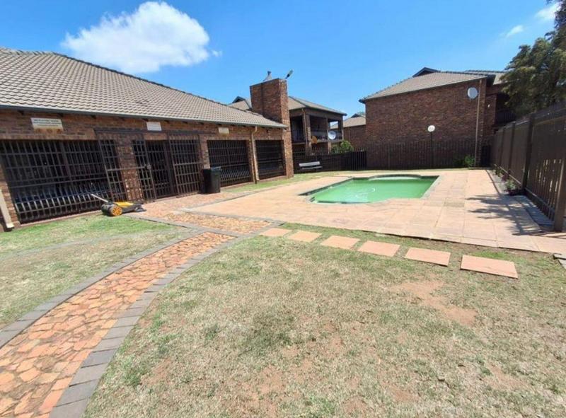 2 Bedroom Property for Sale in Sonneveld Gauteng