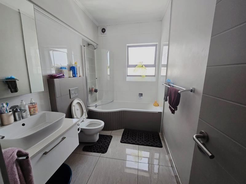 3 Bedroom Property for Sale in Glen Marais Gauteng