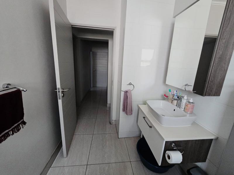3 Bedroom Property for Sale in Glen Marais Gauteng