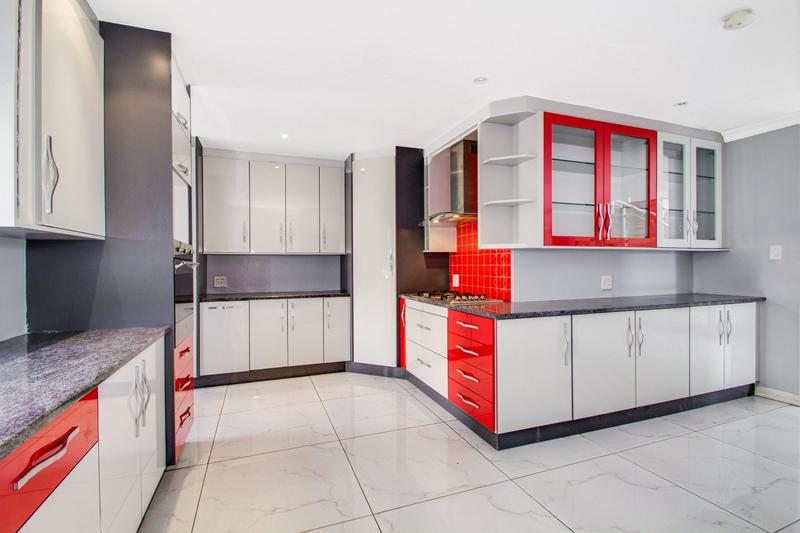 To Let 4 Bedroom Property for Rent in Dainfern Golf Estate Gauteng