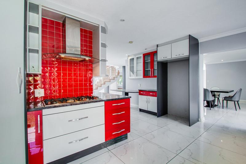 To Let 4 Bedroom Property for Rent in Dainfern Golf Estate Gauteng